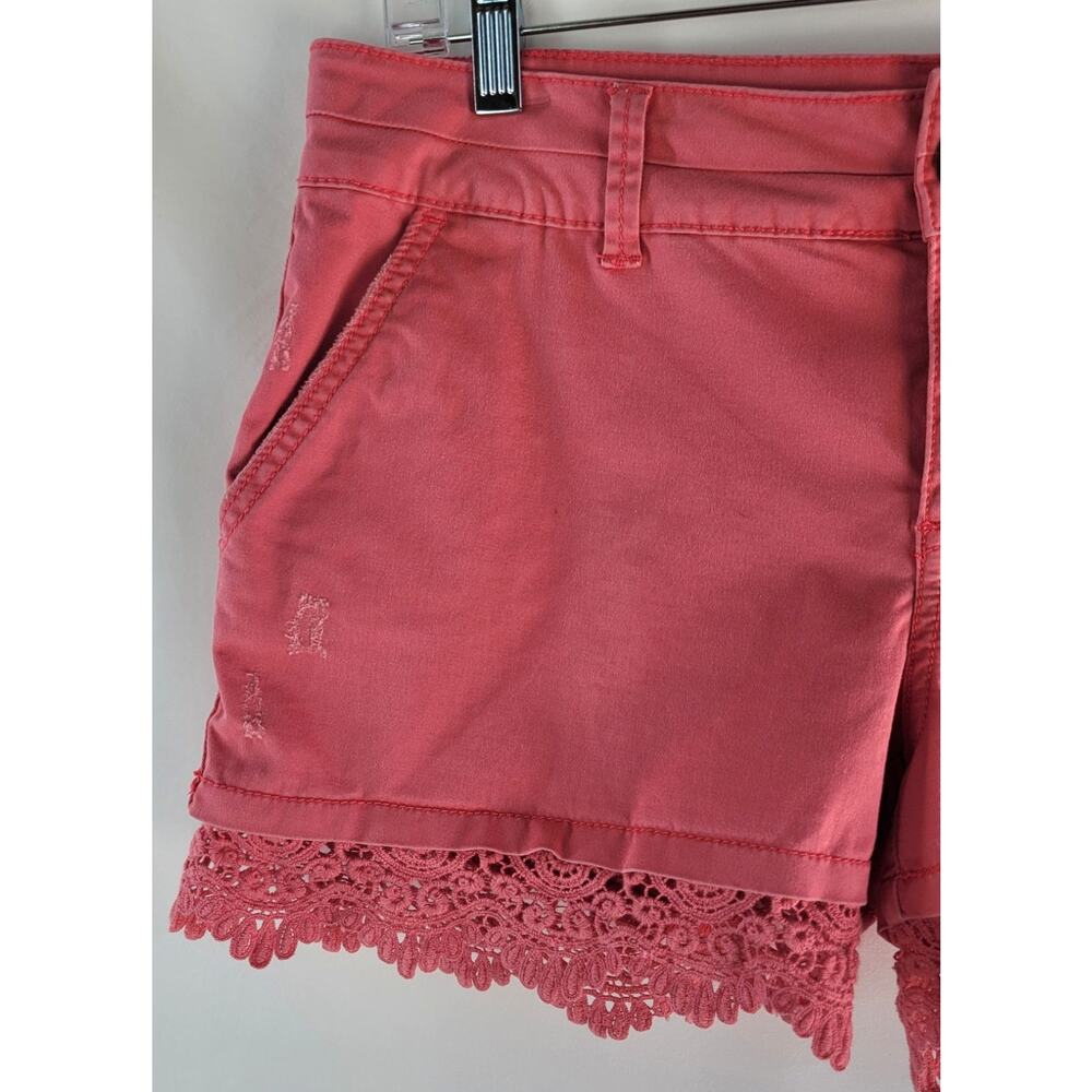 2/$15 MAURICES Distressed Coral Lace Trimmed Mid Rise Shorts in Women's Size 5/6 - Picture 6 of 16